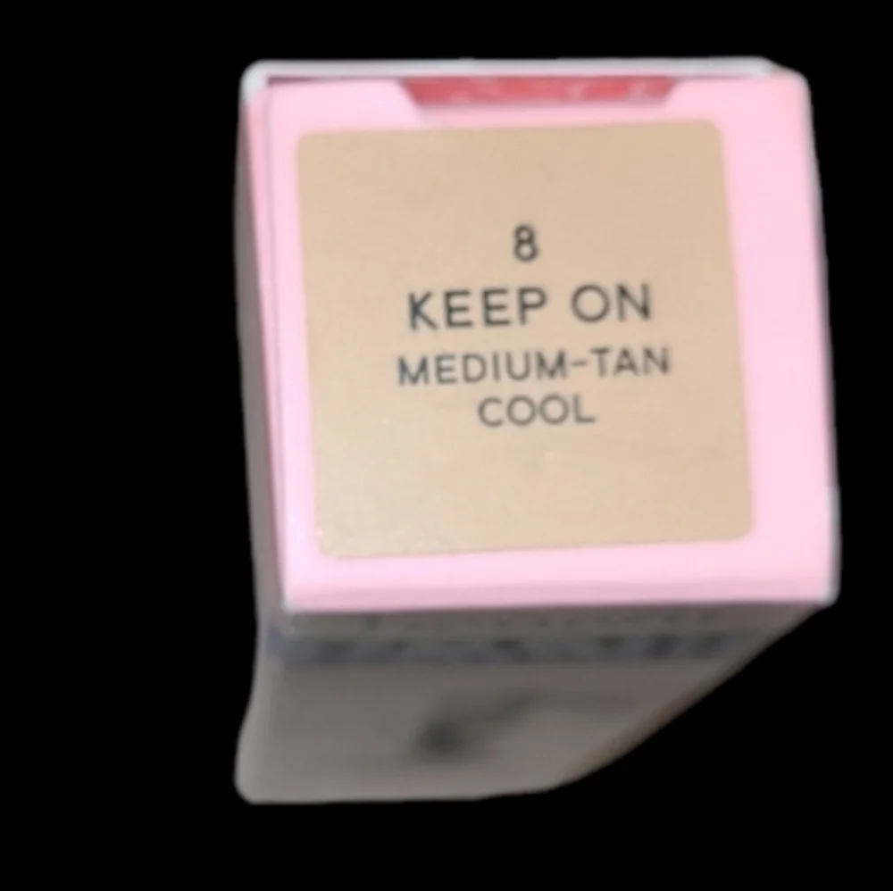 Benefit Cakeless Concealer Boiing in Keep on 8